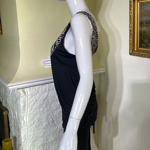 Lululemon Elevate Tank Top Black & White - Picture 3 of 13